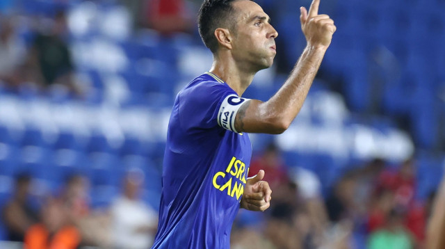 ערן זהבי חוגג עוד שער (צילום: דני מרון)