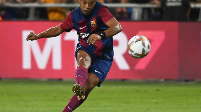 רונאלדיניו אגדות ברצלונה (צילום: ברני ארדוב)