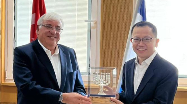 שלמה בן אליהו, אובק קם (צילום: דוברות המשרד לביטחון לאומי)