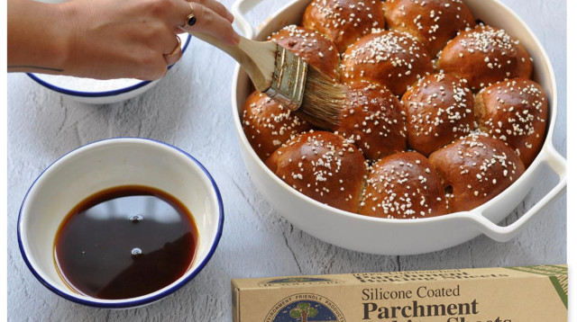 לחמניות דבש קינמון טבעוניות. מתכון באדיבות אורגניקזון  (צילום: דניאל וגנר)