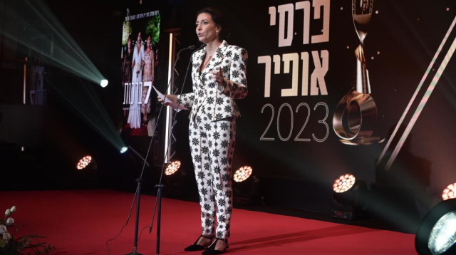 ריימונד אמסלם, "שבע ברכות" (צילום: אבשלום ששוני)