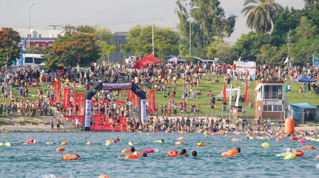 צליחת ספידו בכנרת (צילום: פטריסה בן עזרא)