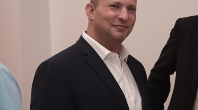 נפתלי בנט בבית המשפט (צילום: אבשלום ששוני)