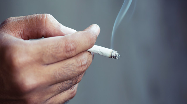 עישון, אילוסטרציה (צילום: אינג'אימג')