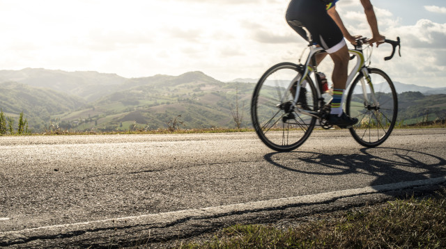 רכיבה על אופניים  (צילום: אינגאימג')
