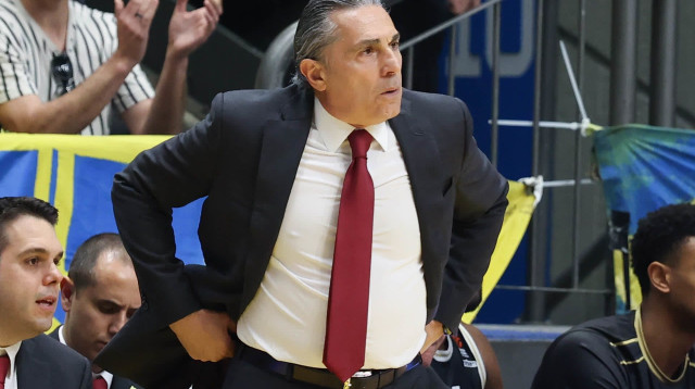 סקאריולו ובולוניה ירצו לשכוח את המשחק הזה מהר (צילום: דני מרון)