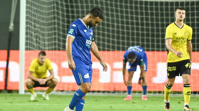 רם לוי הפועל פתח תקוה מול מכבי נתניה (צילום: ברני ארדוב)