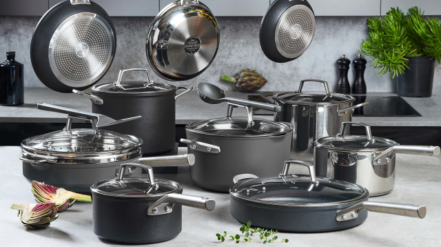 מחבתות וסירים (צילום: שריג)