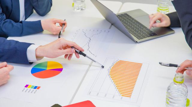 ייעוץ עסקי או תכנית עסקית - מה עדיף לעסק (צילום: FREEPIK)