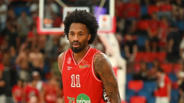 לא נתנו לירושלים לברוח. אנגולה (צילום: ברני ארדוב)