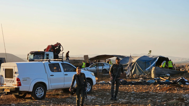 פינוי המאחז בבנימין  (צילום: ללא קרדיט)