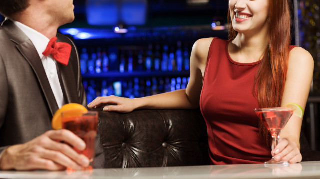 ישבה עם גבר אחר והתעלמה מהדייט שלה, אילוסטרציה (צילום: אינג'אימג')