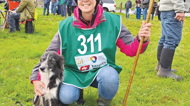 עדי אתרוג והכלבה דייזי באליפות העולם  (צילום: יובל סבירסקי)