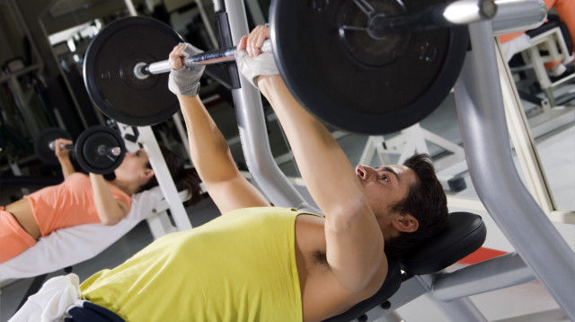 הרמת משקולות (צילום: אינג'אימג')