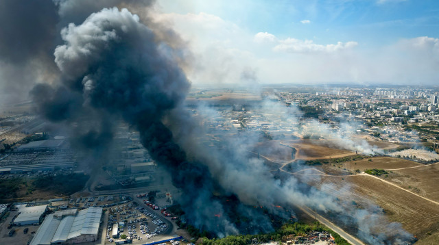 פגיעת רקטה באשקלון, מבצע "חרבות ברזל" (צילום:  אריק מרמור פלאש 90)