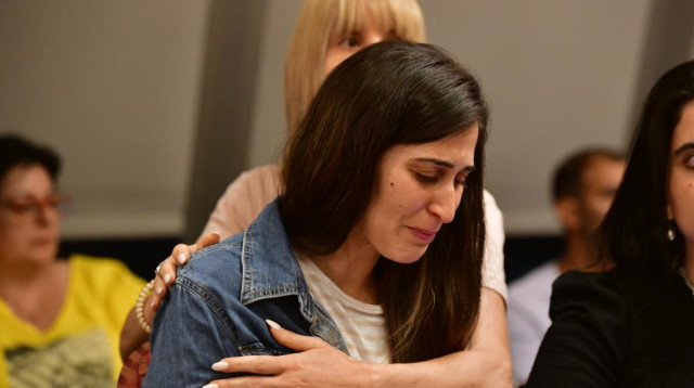 משפחות הנעדרים במסיבת העיתונאים (צילום: אבשלום ששוני)