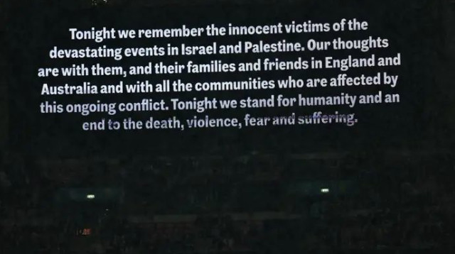 "לזכר הקורבנות באירועים המזעזעים בישראל ובפלסטין" (צילום: רויטרס)