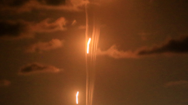 ירי רקטות מעזה לישראל (צילום:  Abed Rahim Khatib/Flash90     )