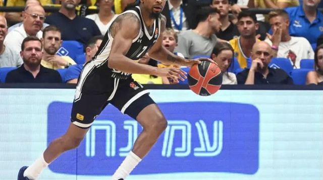 שחקני פרטיזן בלגרד נענשו. קווין פאנטר (צילום: ברני ארדוב)