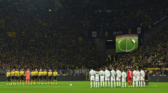 דקת הדומיה לזכר קורבנות הטרור בישראל במשחק בין דורטמונד לוורדר ברמן (צילום: GettyImages)