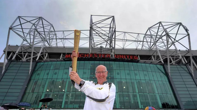 גם בובי צ'רלטון האגדי זכה לצעוד עם הלפיד האולימפי (צילום: GettyImages)