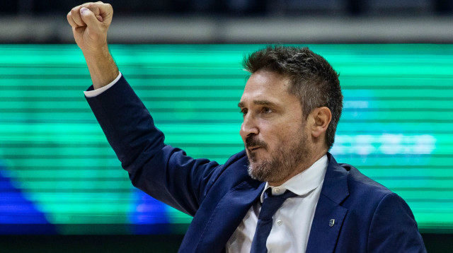 ג'אנמרקו פוצקו, מאמן נבחרת איטליה בכדורסל (צילום: GettyImages)