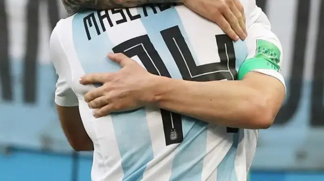 חברים טובים. מסי ומסצ'ראנו (צילום: GettyImages)