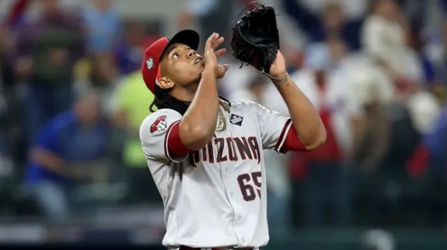 לואיס פריאס והדיאמונדבקס עשו את זה קל יותר הפעם (צילום: GettyImages, Jamie Squire)