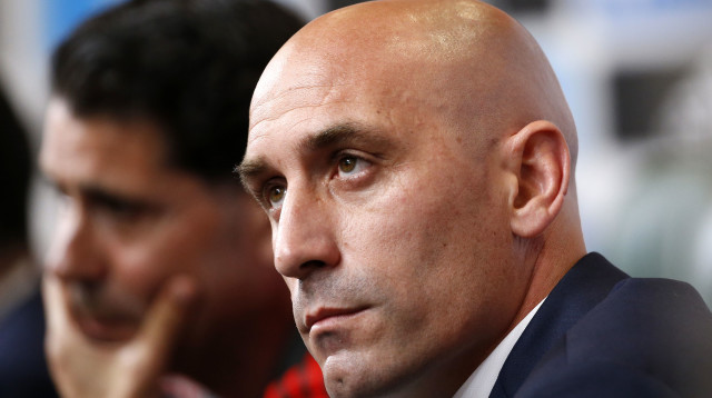 לואיס רובילאס נשיא ההתאחדות הספרדית (צילום: GettyImages)