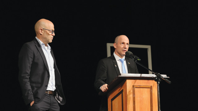  אירוע הסברה ישראלי על זוועות 7 באוקטובר ברומניה (צילום: Agerpress, באדיבות שגרירות ישראל ברומניה)