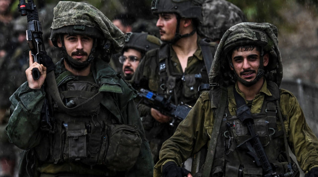 טרנד השפמים פשט על הצבא (צילום: ARIS MESSINIS/AFP via Getty Images)