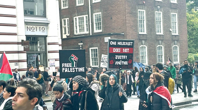 הפגנה פרו פלסטינית בלונדון (צילום: שחר שקלש)