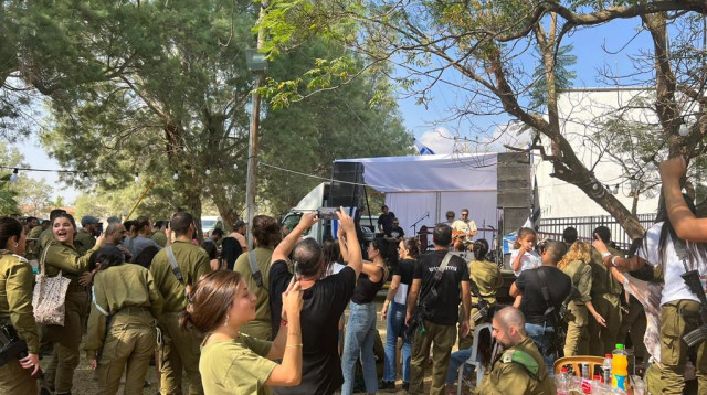 יום התרעננות יחד עם לוחמי צה"ל (צילום: האגודה למען החייל)