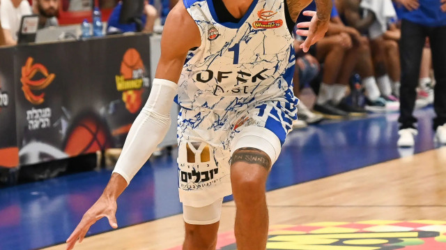 סנדי כהן, שחקן בני הרצליה (צילום: ברני ארדוב)