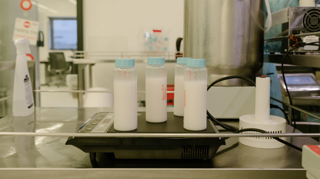 בנק חלב האם של מד"א (צילום: אופיר ברמן)