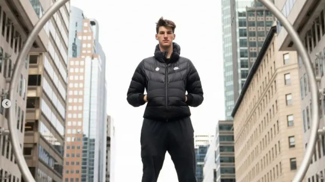 הכדורסלן אוליבייה ריו (צילום: אתר רשמי, מתוך אינסטגרם)