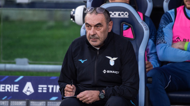 לא מתייחס לרעשי הרקע. סארי (צילום: GettyImages)