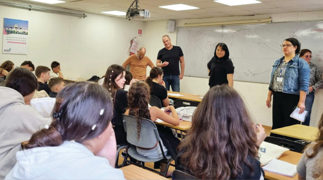 בית הספר לילדים מהצפון ומהדרום שהוקם תוך שבוע (צילום: מועצה אזורית עמק חפר)