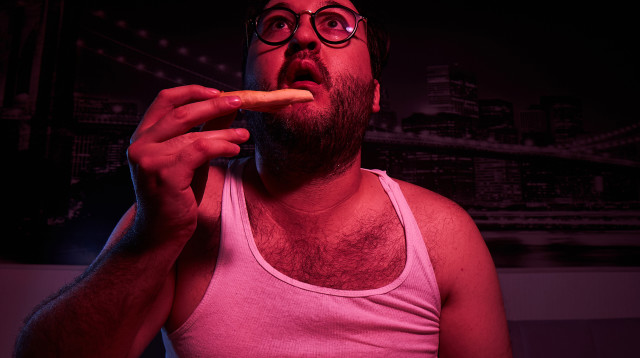 סובלים מאכילה רגשית? כך תוכלו לשלוט במצב (צילום: אינג'אימג')