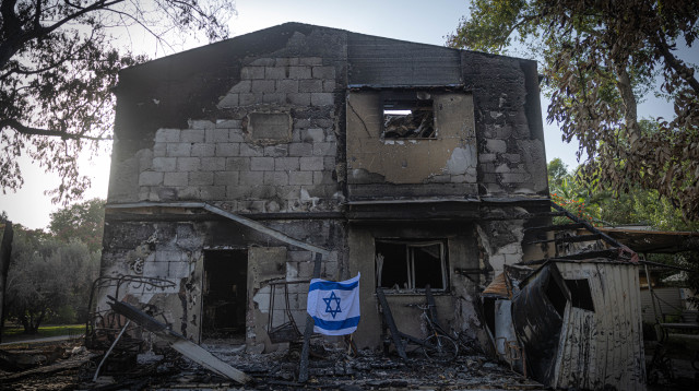 הרס בקיבוץ בארי (צילום: חיים גולדברג, פלאש 90)