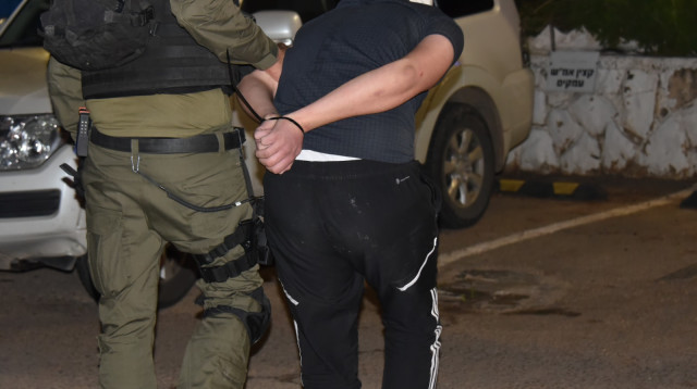 מעצר צעיר בחשד להסתה (צילום: דוברות המשטרה)