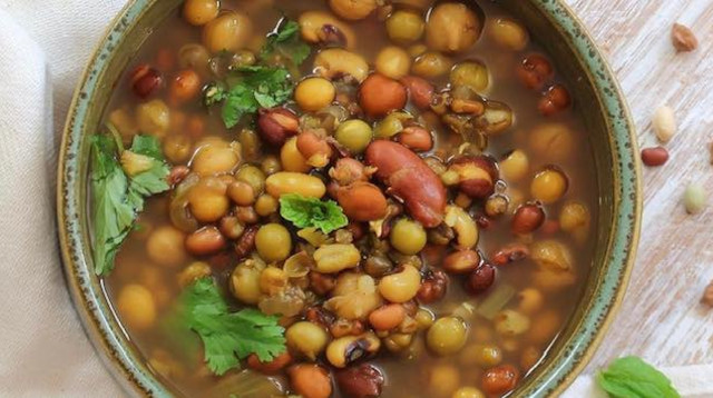 מרק עדשים וקטניות (צילום: באדיבות חלי ממן)