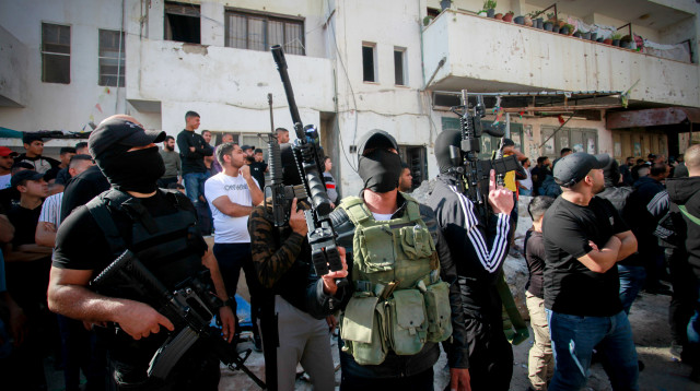 חמושים בשכם (צילום: Nasser Ishtayeh/Flash90)