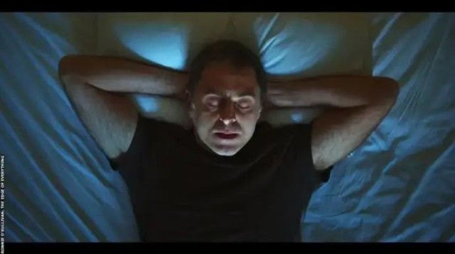 "מקומות אפלים". אוסליבן (צילום: אתר רשמי, מתוך הסרט ב"אמזון Ronnie O'Sullivan: The)