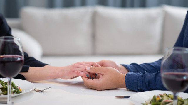 טיפים מנצחים למציאת אהבה באפליקציית היכרויות (צילום: FREEPIK)