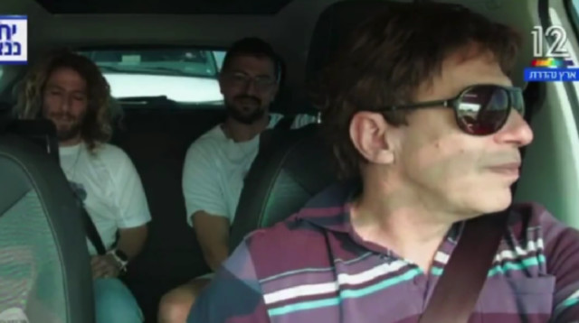 יובל סמו (אשר) מתקשה לעצור את הדמעות (צילום: קשת 12)