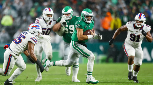 שחקן פילדלפיה איגלס ג'יילן הרץ (צילום: אימג'בנק  GettyImages, Tim Nwachukwu)