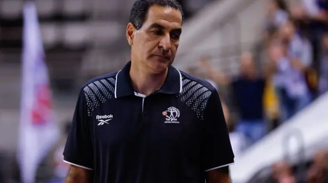 התחיל ברגל שמאל. אורן אהרוני (צילום: מאור אלקסלסי)