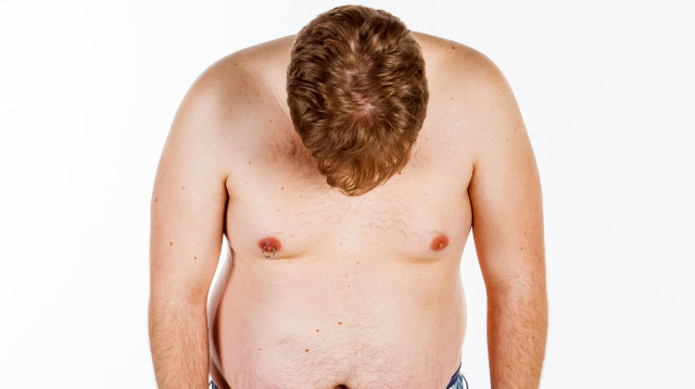 צמיחת שדיים אצל גברים - למה זה קורה? (צילום: אינג'אימג')