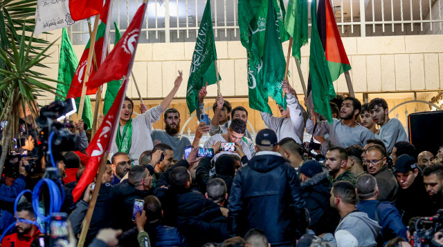 אסירים פלסטינים משוחררים ברמאללה (צילום: פלאש 90)